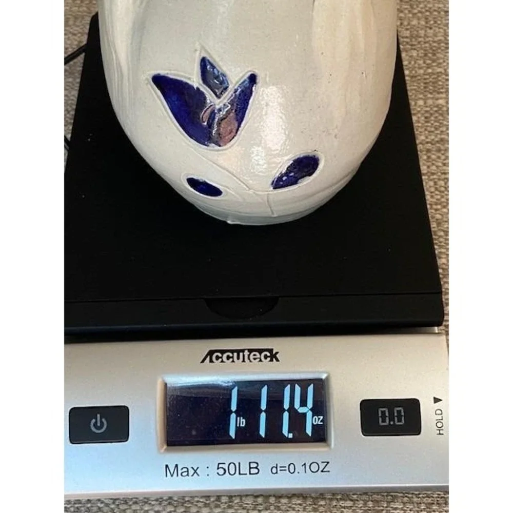 Williamsburg Pottery VA Salt Glazed Stoneware Cobalt Blue Tulip Vase 5.5